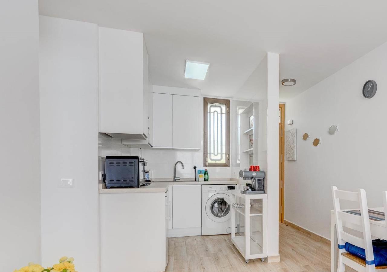 Stylish Flat And Pool With 3 Rooms, Sleeps 6, Los Cristianos Los Cristianos  Luaran gambar